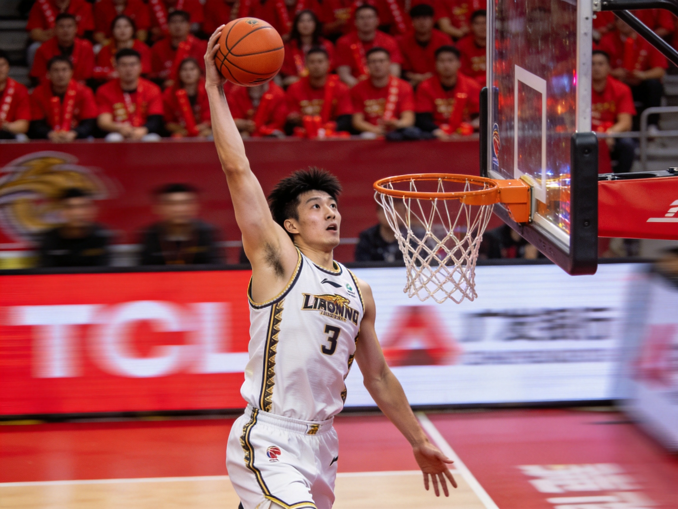 CBA辽宁对阵广东精彩画面